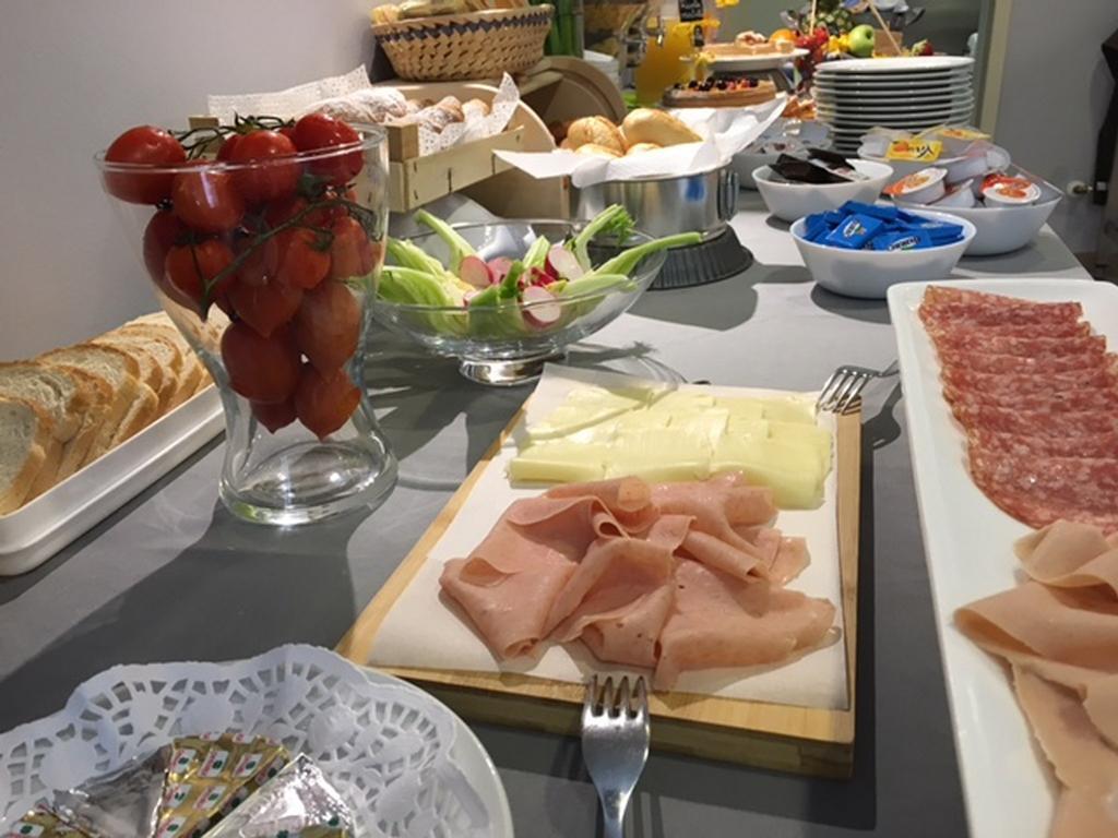 Hotel Byron Solo Per Giovani Riccione