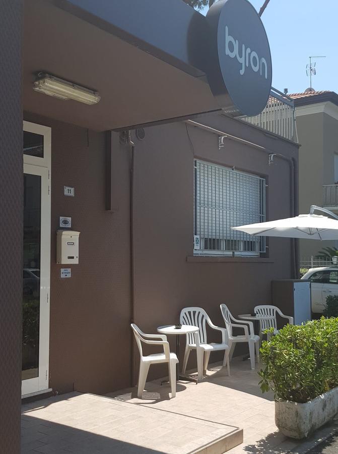 Byron Solo Per Giovani 2* Riccione